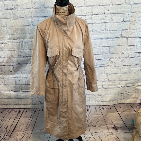 MaxMara Beige Trench Coat Size 12 Flap Pockets Tab Faux Belt Full Zipper & Snaps - Picture 2 of 12